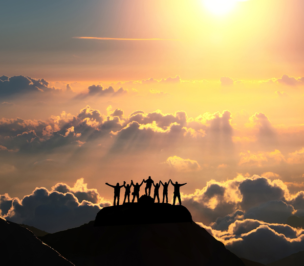 groupe au soleil couchant